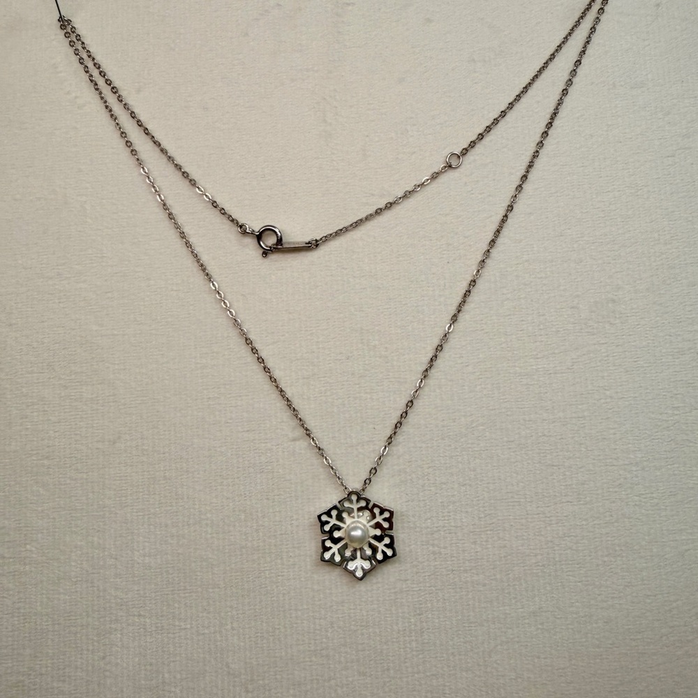 925 Silver｜Real pearl｜Elegant Silver Snowflake Pendant Necklace